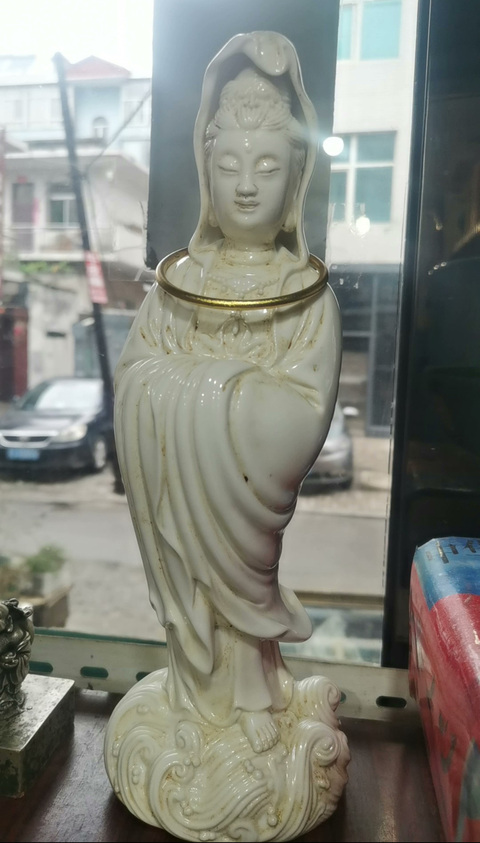 古玩陶瓷觀音塑像真品鑒賞圖