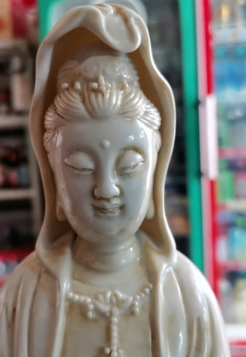 古玩陶瓷觀音塑像真品鑒賞圖