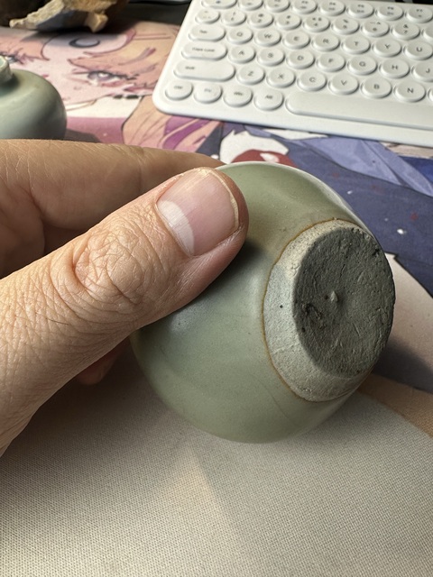 古玩陶瓷龍泉窯青釉水盂真品鑒賞圖