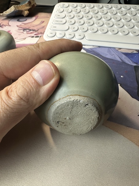 古玩陶瓷龍泉窯青釉水盂真品鑒賞圖