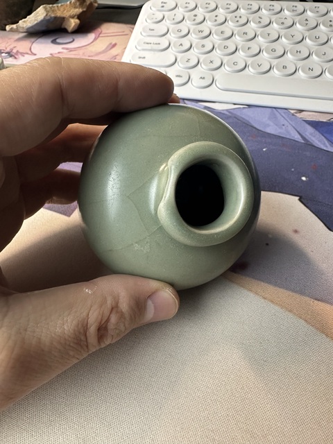 古玩陶瓷龍泉窯青釉水盂真品鑒賞圖