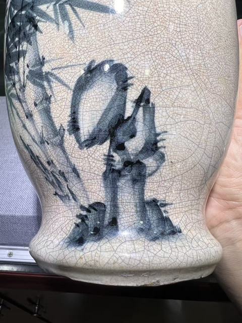 古玩陶瓷哥釉青花竹葉紋瓶真品鑒賞圖
