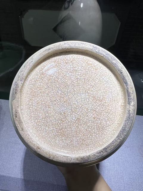 古玩陶瓷哥釉青花竹葉紋瓶真品鑒賞圖