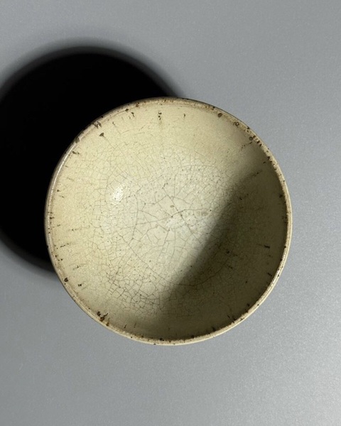 古玩陶瓷鈞窯月白釉茶盞真品鑒賞圖