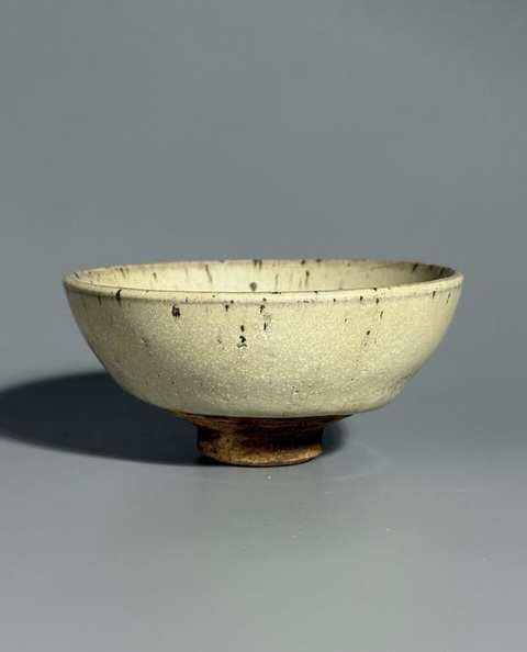 古玩陶瓷鈞窯月白釉茶盞真品鑒賞圖