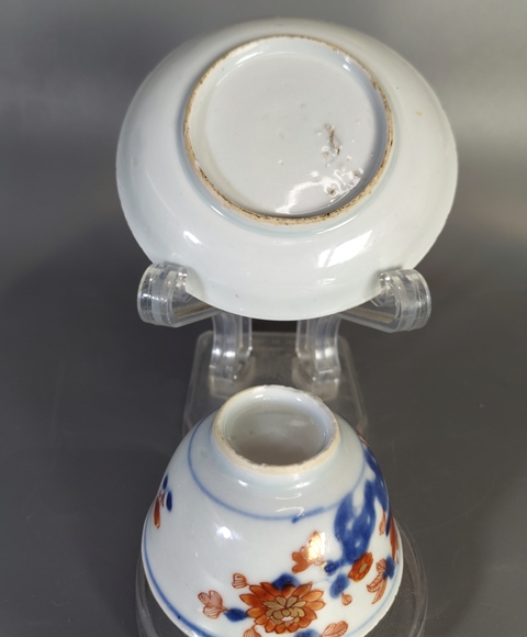 古玩陶瓷青花礬紅花卉紋杯碟真品鑒賞圖