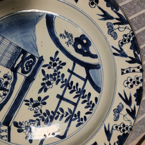 古玩陶瓷青花庭院花卉紋折沿盤真品鑒賞圖