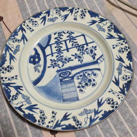 古玩陶瓷青花庭院花卉紋折沿盤真品鑒賞圖