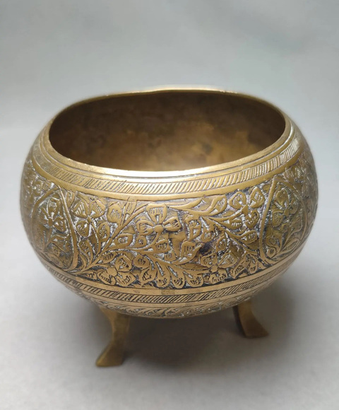 古玩陶瓷西洋刻花三足銅擺件真品鑒賞圖