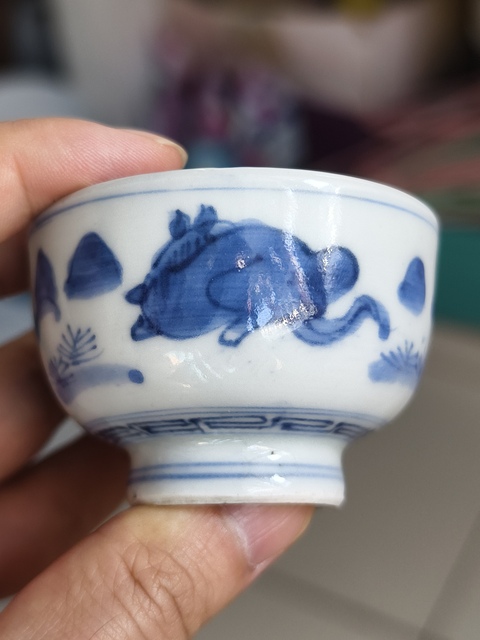 古玩陶瓷駿馬圖壓手杯真品鑒賞圖