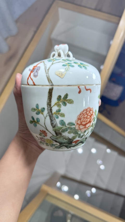 古玩陶瓷民國粉彩蓋罐真品鑒賞圖