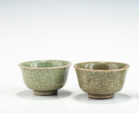 古玩陶瓷日本明治綠哥釉茶碗真品鑒賞圖