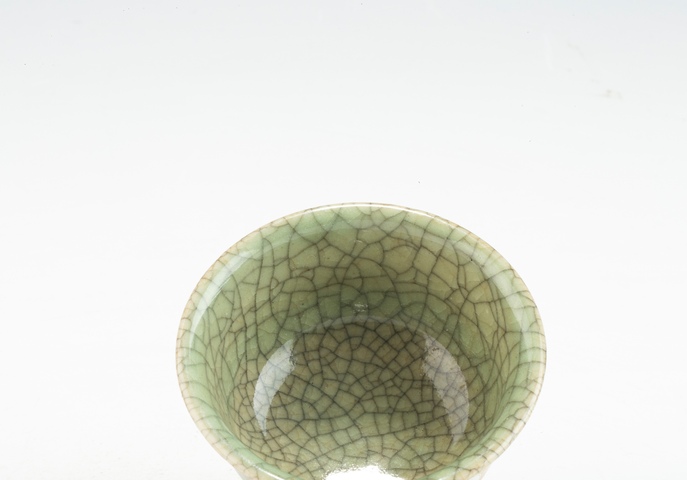 古玩陶瓷日本明治綠哥釉茶碗真品鑒賞圖