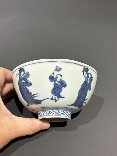 古玩陶瓷仕女嬰戲紋青花碗真品鑒賞圖