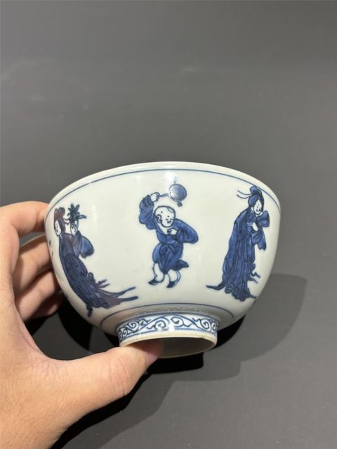 古玩陶瓷仕女嬰戲紋青花碗真品鑒賞圖