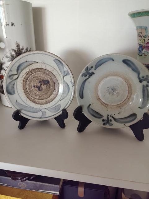 古玩陶瓷花卉紋青花盤真品鑒賞圖
