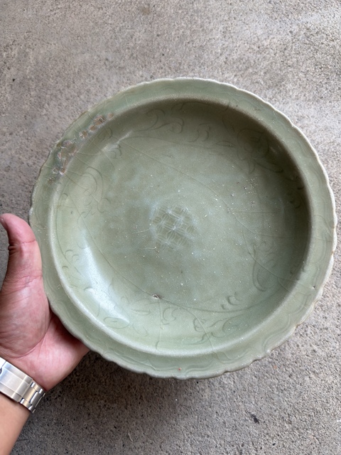 古玩陶瓷龍泉窯青釉盤真品鑒賞圖
