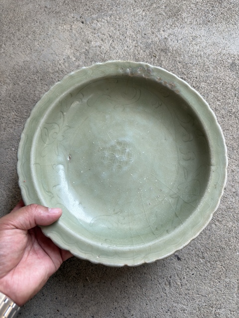 古玩陶瓷龍泉窯青釉盤真品鑒賞圖