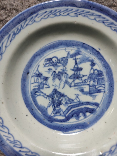 古玩陶瓷樓臺(tái)亭閣山水紋青花盤(pán)真品鑒賞圖