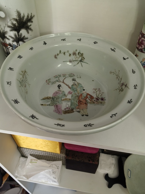 古玩陶瓷粉彩人物故事紋折沿盆真品鑒賞圖