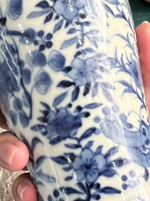 古玩陶瓷青花花蝶紋雞腿瓶真品鑒賞圖