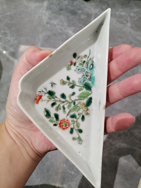 古玩陶瓷五彩洞石花卉紋攢盤真品鑒賞圖