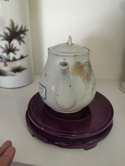 古玩陶瓷白釉描金松鶴延年茶壺真品鑒賞圖