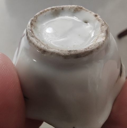 古玩陶瓷同治粉彩花口杯真品鑒賞圖