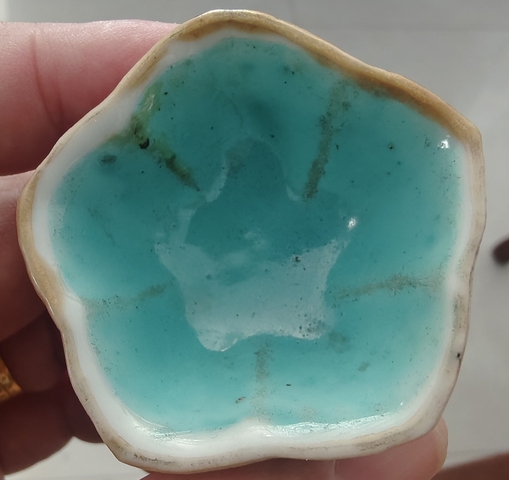古玩陶瓷同治粉彩花口杯真品鑒賞圖