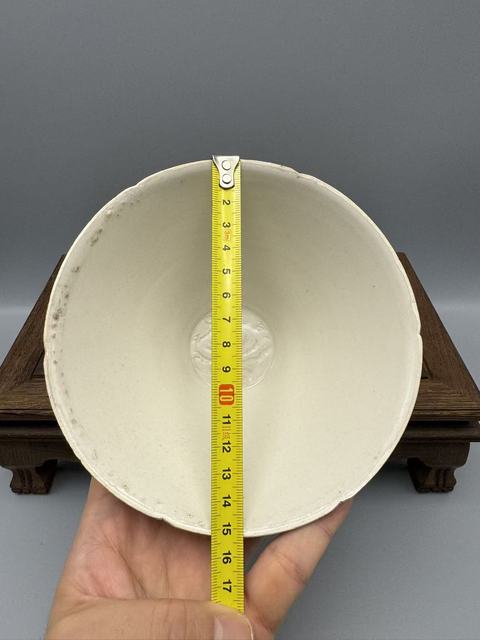 古玩陶瓷定窯荷花碗真品鑒賞圖