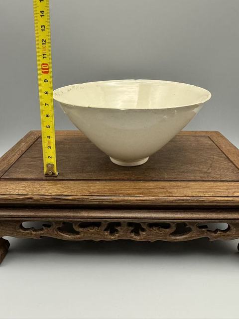 古玩陶瓷定窯荷花碗真品鑒賞圖