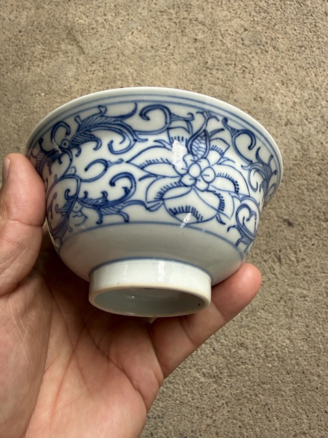 古玩陶瓷花卉紋青花碗真品鑒賞圖