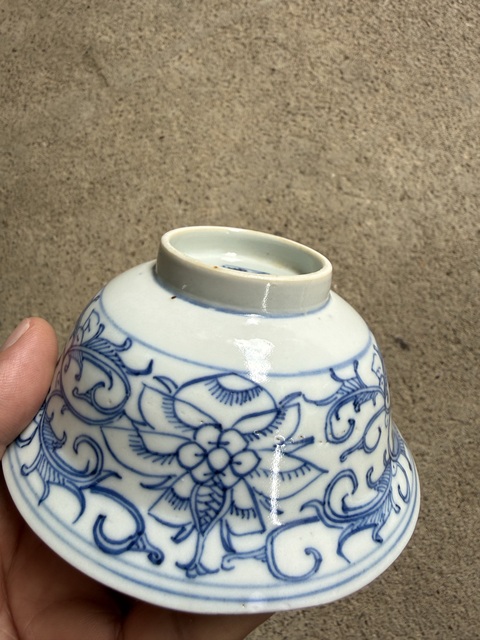 古玩陶瓷花卉紋青花碗真品鑒賞圖