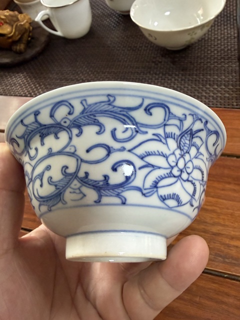古玩陶瓷花卉紋青花碗真品鑒賞圖