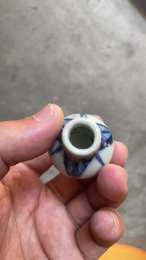 古玩陶瓷青花花卉紋水盂真品鑒賞圖
