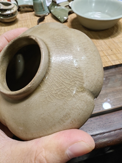 古玩陶瓷越窯青瓷瓜棱水盂真品鑒賞圖