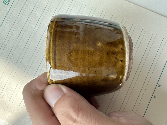 古玩陶瓷褐釉杯真品鑒賞圖