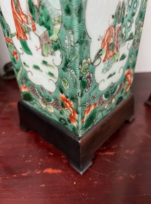 古玩陶瓷人物紋五彩瓶真品鑒賞圖