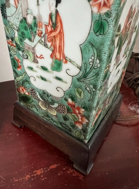 古玩陶瓷人物紋五彩瓶真品鑒賞圖