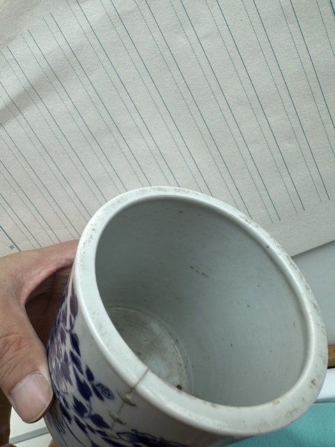 古玩陶瓷青花花卉紋筆筒真品鑒賞圖