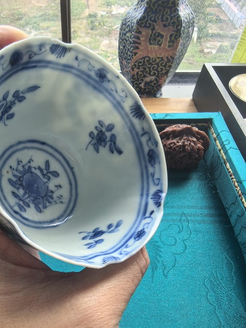 古玩陶瓷青花魚藻紋茶杯真品鑒賞圖