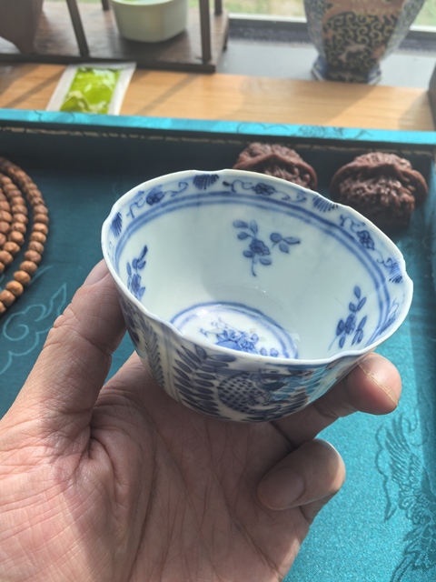 古玩陶瓷青花魚藻紋茶杯真品鑒賞圖