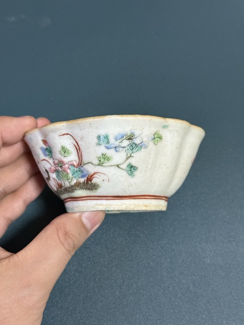 古玩陶瓷花鳥紋粉彩小碗真品鑒賞圖