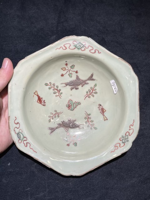 古玩陶瓷五彩魚藻紋盤真品鑒賞圖