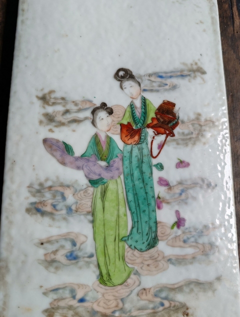 古玩陶瓷粉彩天女散花紋瓷板真品鑒賞圖