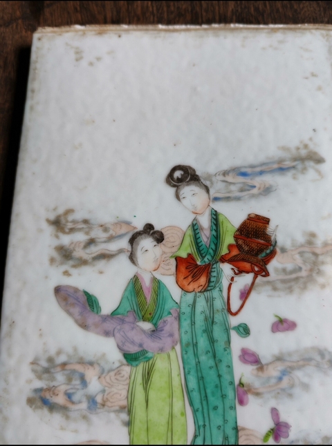 古玩陶瓷粉彩天女散花紋瓷板真品鑒賞圖