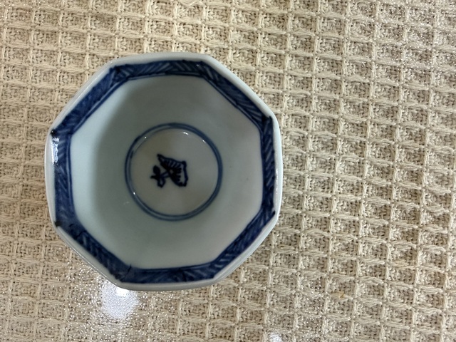 古玩陶瓷花卉青花杯真品鑒賞圖