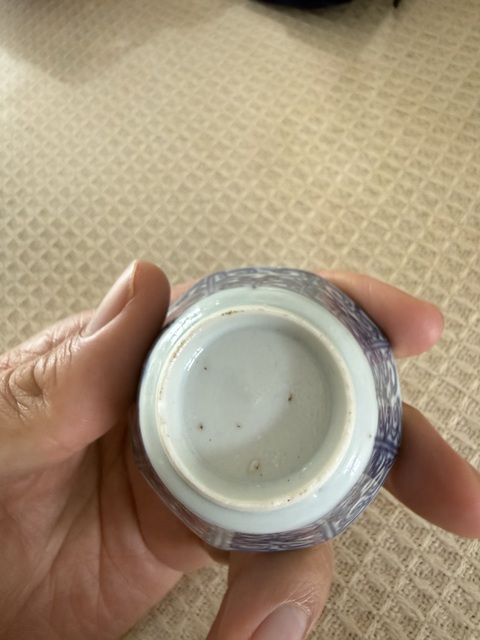 古玩陶瓷花卉青花杯真品鑒賞圖