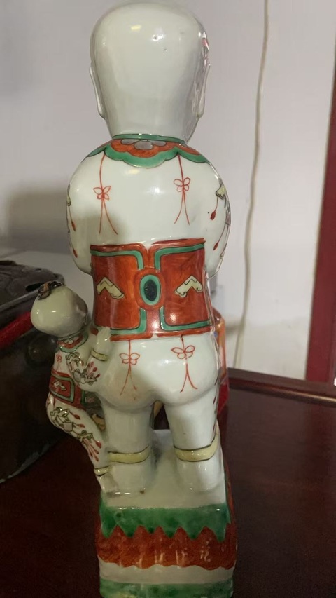 古玩陶瓷五彩人物瓷像真品鑒賞圖