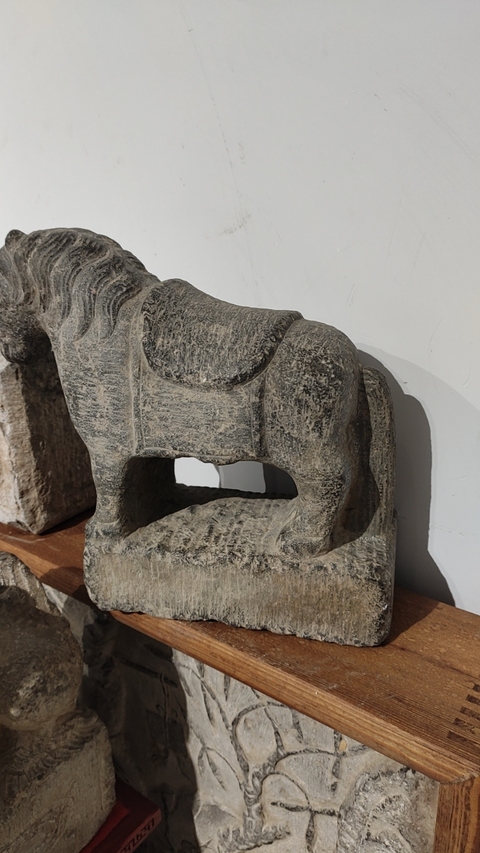 古玩雜項石雕馬真品鑒賞圖